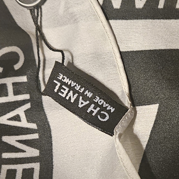 Scarf - Picture 2 of 6